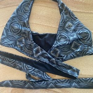 ZUMBA Wrap Me Up Reversible Bra Top - Great Support & Couture Style M.
